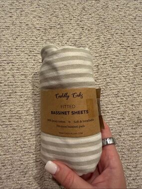 NWT Cuddly Cubs Soft Striped Fitted Bassinet Sheet - Light Gray & White